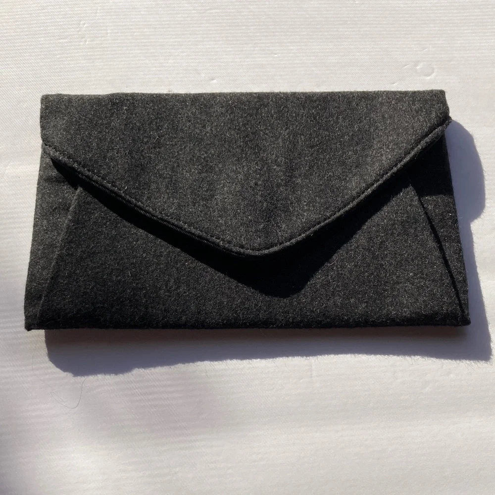 VINEYARD VINES Wool Charcoal Clutch Magnetic Closure Bag 6 x 10 inches NEW